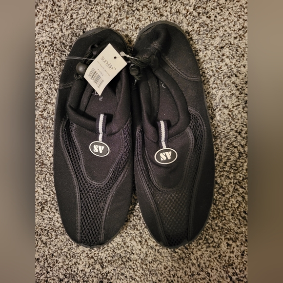 sunville Shoes - NWT Sunville Adult Black Aqua shoes size 10 Women/8 1/2 Mens